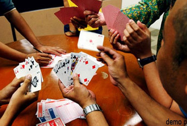 જામનગર શહેર-જિલ્લામાં જુગારના 10 દરોડામાં ત્રણ મહિલા સહિત 63 શકુનીઓ ઝડપાયા | 63 criminals including …