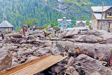 કાશ્મીરમાં કુદરતનો કેર : આભ ફાટતાં 50નાં મોત