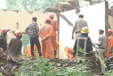 દિલ્હીના નિઝામુદ્દીનમાં મોટી દુર્ઘટના, પત્તે શાહ દરગાહ પરિસરમાં રૂમની છત પડતાં 5 લોકોના મોત, 10 ગંભીર