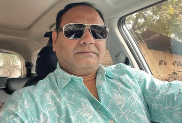 આણંદમાં કોંગ્રેસના પૂર્વ કાઉન્સિલરની હત્યા, અજાણ્યા શખસો ચપ્પુના ઘા ઝીંકી ફરાર | Anand congress ex c…