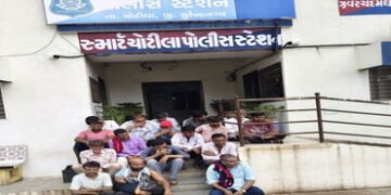 ચોટીલાના ખેરડી ગામે જુગારની ક્લબ પર લીંબડી ડીવાયએસપીનો દરોડો | Limbdi DYSP raids gambling club in Kh…