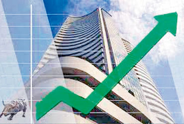 ફાર્મા શેરોની આગેવાનીએ સેન્સેક્સ 143 પોઈન્ટ વધીને 82001 | Sensex rises 143 points to 82 001 led by p…