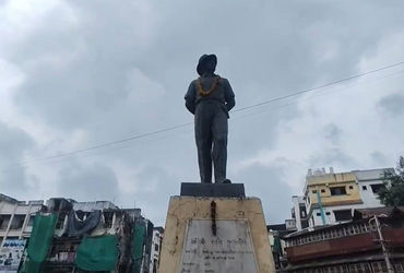 ક્રાંતિવીર શહીદ ભગતસિંહના સ્ટેચ્યુ નીચે સ્ટ્રકચરમાં અનેક તિરાડો જણાઈ | Many cracks were found in the…