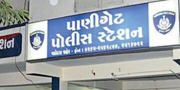 ઉછીના આપેલા રૂ.15,000 પરત લેવા ગયેલી બહેન પર ભાઈનો હુમલો | Brother attacks sister who went to demand…