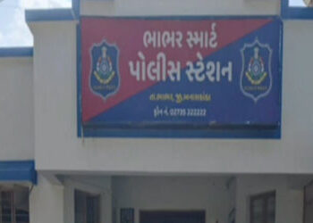 બનાસકાંઠાના અબાળા ગામે સરપંચ અને પૂર્વ સરપંચના જૂથ વચ્ચે મારામારી, 10 લોકો ઈજાગ્રસ્ત | Fight between…