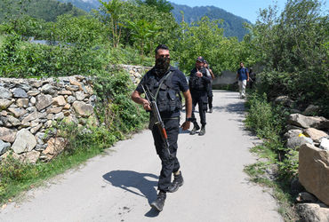 જમ્મુ-કાશ્મીરમાં વહેલી સવારે મોટી સફળતા, એન્કાઉન્ટરમાં બે આતંકી ઠાર, ઘૂસણખોરી નિષ્ફળ | infiltration …