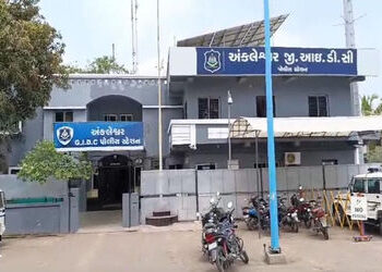 અંક્લેશ્વરમાંથી 11 વર્ષનો બાળક કોઇક કારણસર રિસાઈ ઘરેથી સાયકલ લઇ નીકળી ગયો | An 11 year old boy from …