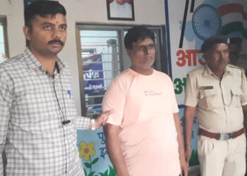 અમરેલીઃ સંબંધોને શર્મસાર કરતો કેસ, દીકરીના પ્રેમ પ્રકરણના કારણે સગી બહેનની હત્યા કરનાર આરોપી ઝડપાયો …