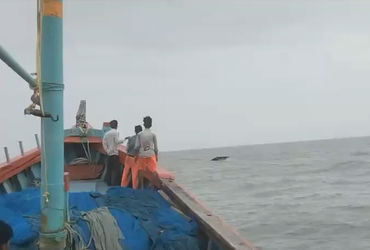 જાફરાબાદના દરિયામાંથી વધુ એક માછીમારનો મૃતદેહ મળી આવ્યો, હજુ 8 લાપતા, શોધખોળ ચાલુ | jafrabad coast f…