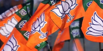 રાજકોટ ભાજપમાં ઘૂઘવાટ વચ્ચે નેતાઓએ મૂકી દિલ્હી દોટઃ સાંસદ અને પૂર્વ ધારાસભ્યોના નામ પણ સામેલ | rajko…