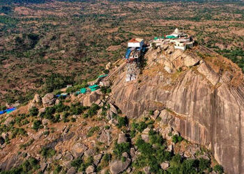 જૂનાગઢ અંબાજીના મહંતની નિમણૂક પ્રક્રિયા અંગે વિવાદ, સાધુ સમાજ દ્વારા આંદોલનની ચીમકી | Junagadh: Amba…