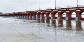 વડોદરાના ઉપરવાસમાં વરસાદ થતાં આજવા સરોવરની સપાટી વધીને 211.46 ફુટ થઈ | the level of Ajwa Lake rose t…