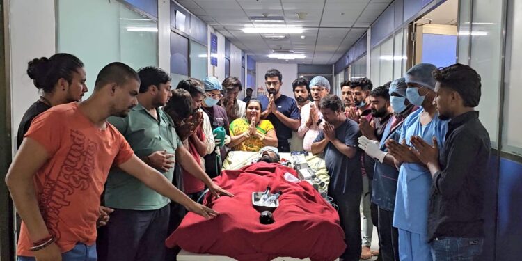 અમદાવાદ સિવિલ હોસ્પિટલમાં ૨૧૩મું અંગદાન : એક લીવર, બે કિડની અને બે ચક્ષુનું દાન મળ્યું