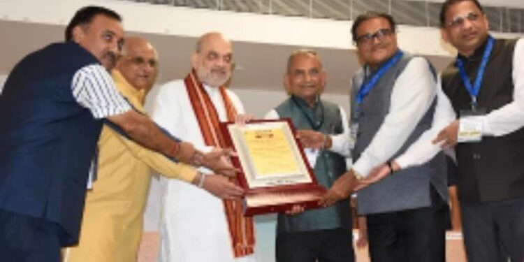 કેન્દ્રીય ગૃહ અને સહકારિતા મંત્રીના વરદ હસ્તે ફેઝ-૨ કન્યા છાત્રાલય તથા રૂ. ૧૦૦ કરોડની ‘દીકરી દત્તક ય…