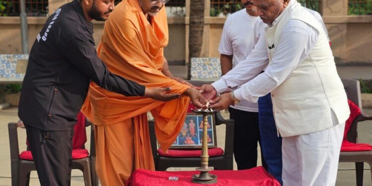 BAPS સ્વામિનારાયણ મંદિર મહુવા તથા ગુજરાત રાજ્ય યોગ બોર્ડ દ્વારા સંયુક્ત આયોજિત મેદસ્વિતા નિવારણ યોગ …