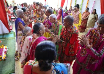 ભાવનગર શહેરના સરદારનગર ખાતે આવેલ ઓમ સેવા ધામ સંસ્થા ખાતે વડીલો માટે નવરાત્રિ મહોત્સવનું આયોજન કરવામા…