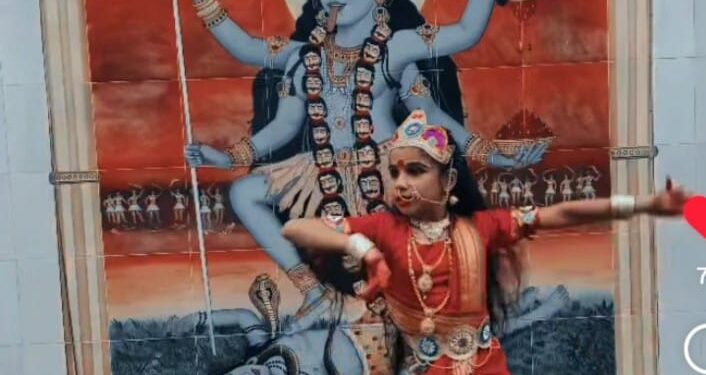 આણંદ ની બાળકી આધ્યાયની ત્રિવેદી તરફ થી નવરાત્રી ની અનોખી આરાધના