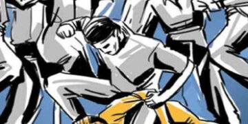 સારી જમીન ઓર બેલેન્સ મેરી બહેન કે નામ કરદો..તેમ કહી યુવક પર સસરા,સાળા અને સાઢુનો હુમલો | Young man a…