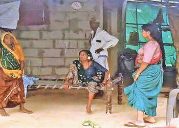 બાવળાના બલદાણામાં મહિલાના કાન કાપી તસ્કરો સોનાની કડી ચોરી ગયો | Smugglers cut off woman’s ear in Bav…