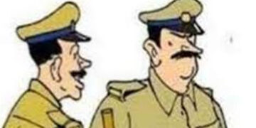 આરોપીઓને પ્રાઇવેટ કારમાં લઇ જવાતા પોલીસની કાર્યવાહી સામે લોકોમાં રોષ | Public outrage over police ac…