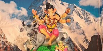 VIDEO: જ્યારે ઈકો ફ્રેન્ડલીની વાત પણ નહોતી થતી, ત્યારથી સુરતના ગોપીપુરામાં થાય છે માટીના ગણેશની સ્થા…