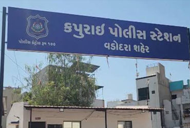 વડોદરામાં સોમા તળાવ પાસે પૈસાની લેતી દેતી બાબતે થયેલા ઝઘડાની અદાવત રાખી બે પરિવાર વચ્ચે અથડામણ : ચાર…