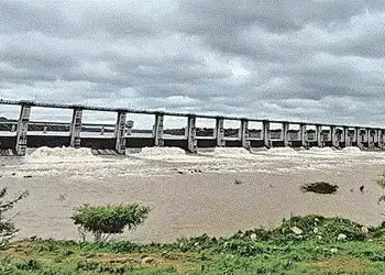 ગાંધીનગરની સાબરમતી નદીમાં પાણીનો પૂર જેવો ધસમસતો પ્રવાહ