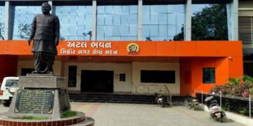 સિહોર પાલિકામાં મામકાઓની ભરતી કરાતા કર્મીઓમાં આક્રોશ | Outrage among employees over recruitment of m…