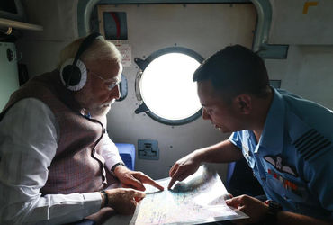 PM મોદીએ હિમાચલ પ્રદેશના પૂરગ્રસ્ત વિસ્તારનો હવાઈ સરવે કર્યો, રૂ. 1500 કરોડનું વળતર જાહેર | dharamsa…