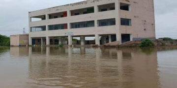 ધોળકા તાલુકાના ગામોમાં સાબરમતી નદીના પાણી ઘૂસતા જળબંબાકાર | Water from Sabarmati river entering vill…