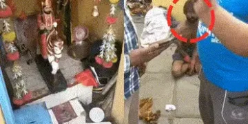 VIDEO: અમદાવાદમાં રામદેવપીર મંદિરમાં યુવકે તોડફોડ કરી, સ્થાનિકોએ આરોપીને પકડી પોલીસને સોંપ્યો | Yout…
