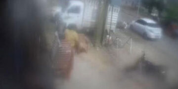 હિટ એન્ડ રન -ધોળકામાં પોલીસ કર્મી બાઇક ચાલકને અડફેટે લઇ ફરાર | Hit and run Police officer runs away …