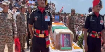 ચોરવાડ હીબકે ચડયું : શહીદ જવાનની અંતિમયાત્રામાં હજારો લોકો જોડાયા | Chorwad erupted in flames: Thous…