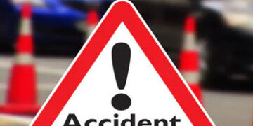 ભાદ્રોડ ગામ નજીક બંધ ટેન્કર પાછળ ટ્રક ઘુસી જતા ચાલકનું મોત | Driver dies after truck rams into close…