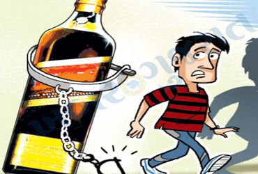 એક જ બુટલેગરનો બે સ્થળેથી 9.55 લાખના દારૂ સાથે સાગરિત ઝડપાયો | A single bootlegger was caught with l…