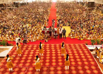 ભુજમાં 11 હજાર દીકરીએ સ્વરક્ષાના સંકલ્પ લઈ ગીતાનું પઠન કર્યું, સર્જાયો વર્લ્ડ રેકોર્ડ | 11 thousand …