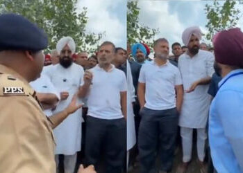 VIDEO : પૂરગ્રસ્ત પંજાબમાં રાહુલ ગાંધીને પોલીસે રોક્યા, અધિકારીઓ સાથે થયો વિવાદ | Rahul Gandhi stopp…