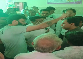‘તમે ખાલી તાયફા, ને ફોટોસેશન જ કરવા આવો છો’: હળવદમાં ધારાસભ્યનો ઉધડો | ‘You are just coming for a pa…