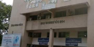 વડોદરા જિલ્લા પંચાયતમાં 58 ટકા જગ્યાઓ ખાલી,વહીવટીતંત્ર પર અસરઃલોકોને ધક્કા | 58 percent of the posts…