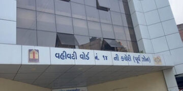 વડોદરાના ચાંપાનેર દરવાજા પાસે ગટર ઉભરાવાની સમસ્યાથી રહીશો પરેશાન | People will be troubled by the pr…