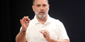 હું ફરી કહું છું, ભારતના વડાપ્રધાન નબળા છે: H1B વિઝા મુદ્દે રાહુલ ગાંધીનું નિવેદન | rahul gandhi vs …