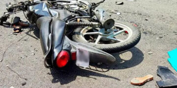 સાળંગપુર રોડ પર મોટરસાયકલ સ્લીપ થઈ જતા દંપતિ ખંડિત, પત્નીનું મોત | Couple shattered after motorcycle…