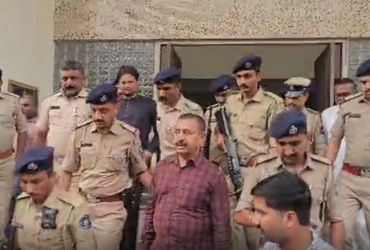 અમિત ખૂંટ આપઘાત કેસ: ગોંડલ કોર્ટે અનિરૂદ્ધસિંહ જાડેજાના 2 દિવસના રિમાન્ડ મંજૂર કર્યાં | Amit Khunt C…