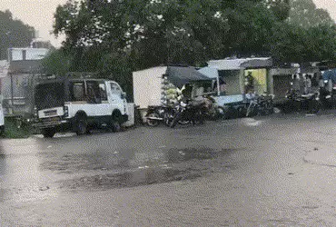 પહેલા નોરતે જ ભાવનગર-રાજુલામાં ધોધમાર વરસાદ, ખેલૈયાઓની ચિંતામાં વધારો | Rain in Bhavnagar and Rajula…