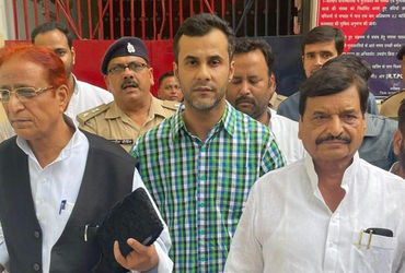 23 મહિના સુધી જેલમાં રહ્યા બાદ બહાર આવ્યા આઝમ ખાન, તમામ 72 કેસમાં મળ્યા જામીન | Azam Khan Released A…