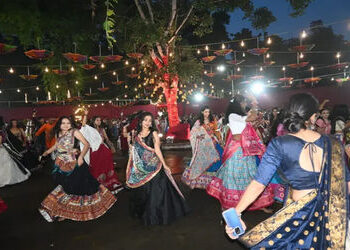 જામનગર શહેર અને આસપાસના વિસ્તારમાં ચાલતા નવરાત્રી મહોત્સવમાં ગઈકાલે મેઘરાજાએ ભંગ પાડ્યો | rain disru…
