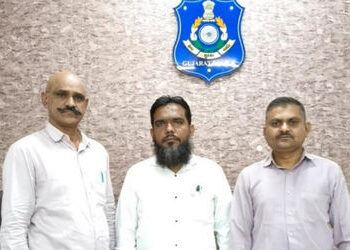 અમદાવાદમાં નકલી કોર્ટ ઓર્ડર બનાવનારો વકીલ ઝડપાયો, બનાવટી સહી-સિક્કાથી પોલીસને શંકા થઈ | ahmedabad la…