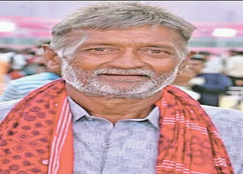હળવદઃ સુખપર નજીક પગપાળા જતા બે ભાઇને ટ્રકે અડફેટે લેતા એકનું મોત | Halvad: Two brothers walking near…