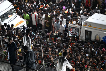 તમિલનાડુમાં અભિનેતા વિજયની રેલીમાં ધક્કામુક્કી, 31નાં મોત | Tamil Nadu: Death Toll Rises To 31 Dead …