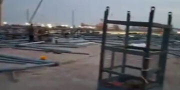 તમિલનાડુમાં વધુ એક મોટી દુર્ઘટના, ચેન્નાઈમાં 30 ફૂટ ઉપરથી આર્ચ પડતા 9 લોકોના મોત | many dead arch co…